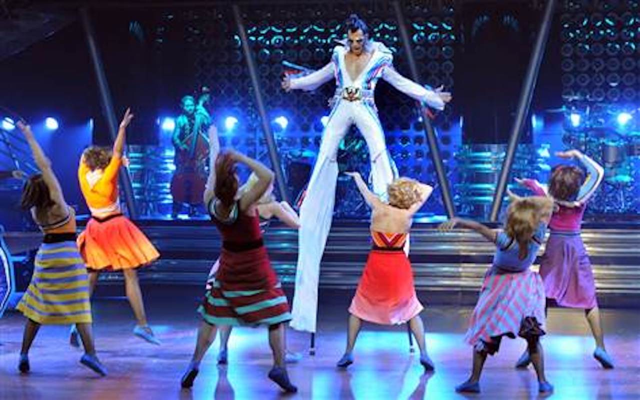 Cirque Du Soleil Viva Elvis – Mark Swanhart – massmovement.uk.com 1