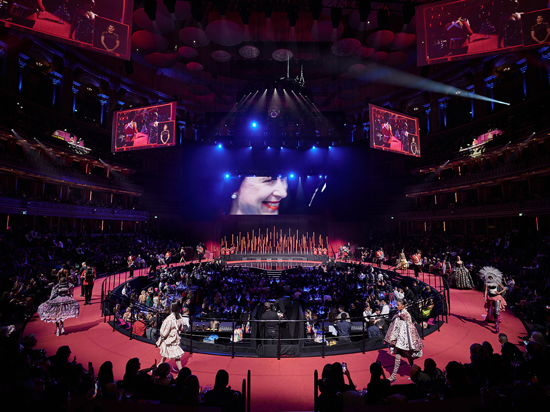 BRITISH FASHION AWARDS – Tribute to the QUEEN.massmovement.uk.com5